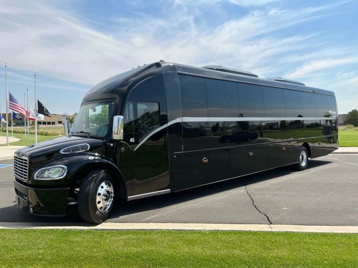 Black coach bus – Fort Collins limo service